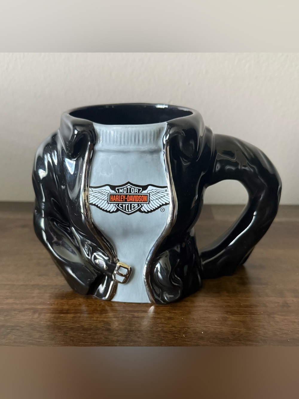 Harley Davidson 2000 Hers Sculpted Leather Jacket Vintage Classic Mug 20oz